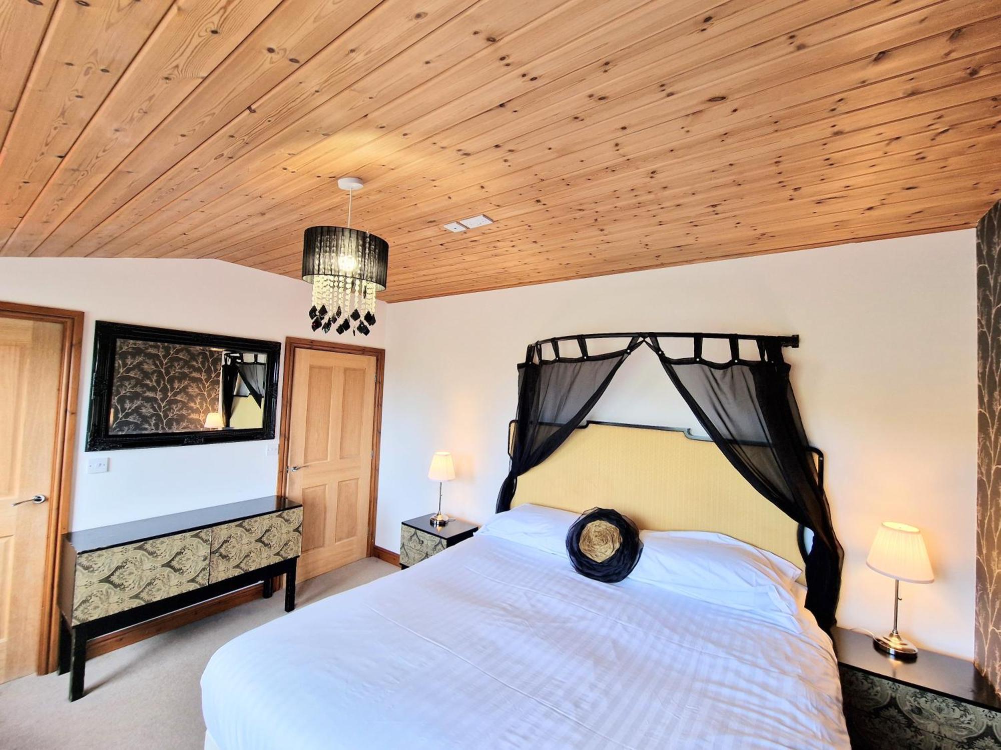 Villa Torridon 12 With Private Hot Tub - Fife - Loch Leven - Lomond Hills Kelty Esterno foto
