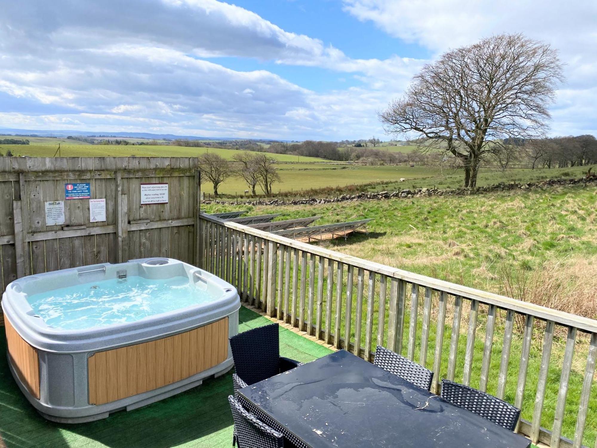 Villa Torridon 12 With Private Hot Tub - Fife - Loch Leven - Lomond Hills Kelty Esterno foto