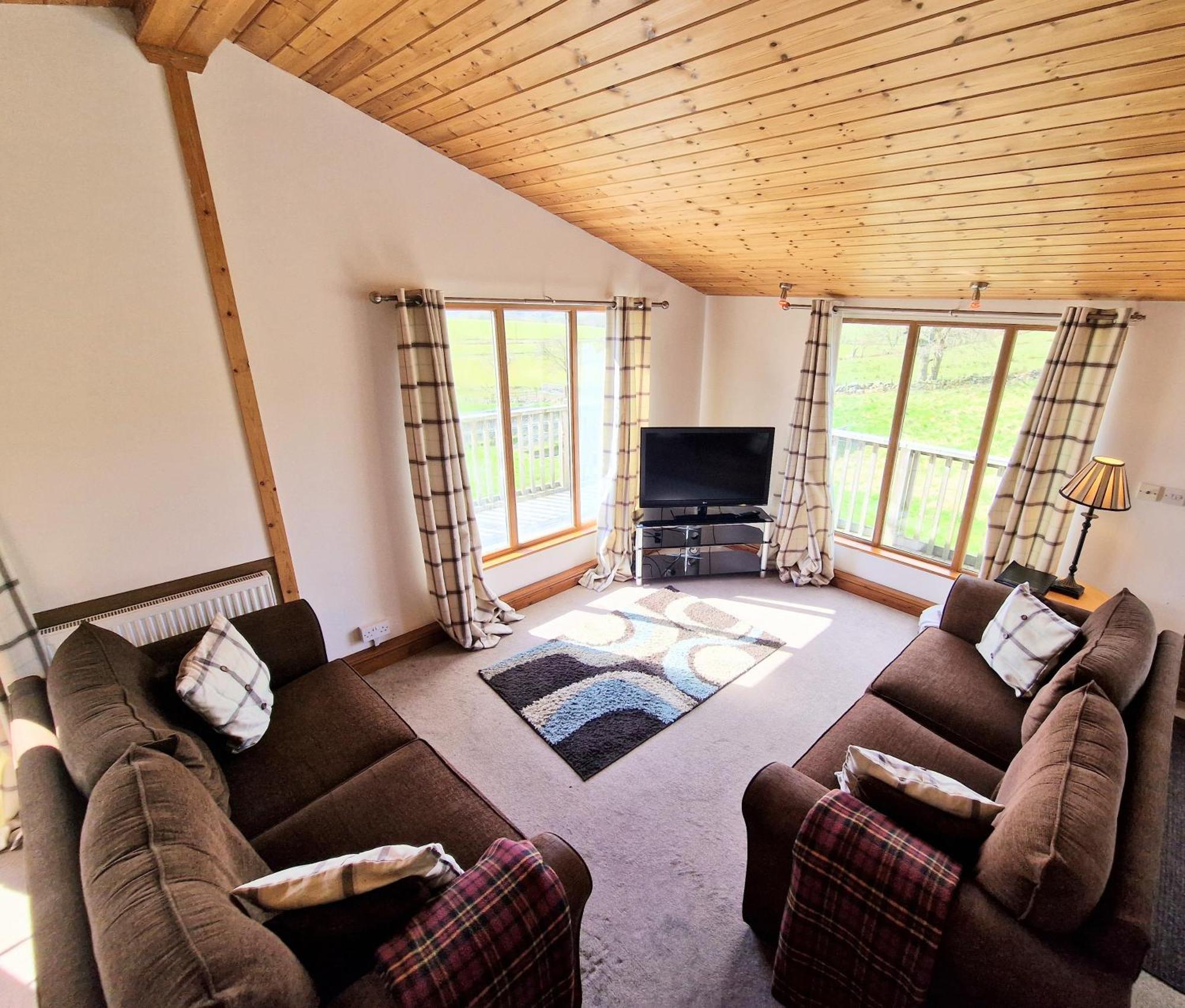 Villa Torridon 12 With Private Hot Tub - Fife - Loch Leven - Lomond Hills Kelty Esterno foto