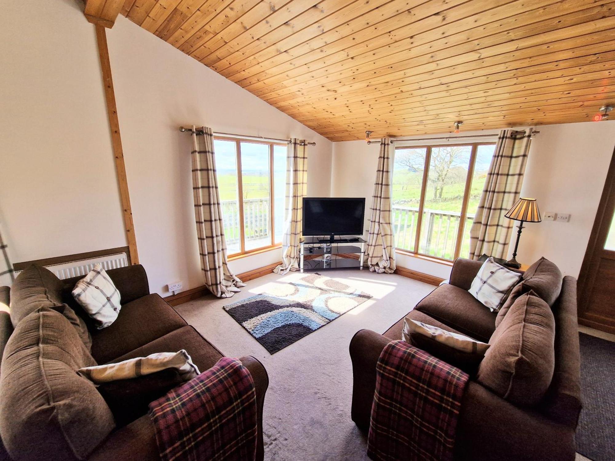 Villa Torridon 12 With Private Hot Tub - Fife - Loch Leven - Lomond Hills Kelty Esterno foto