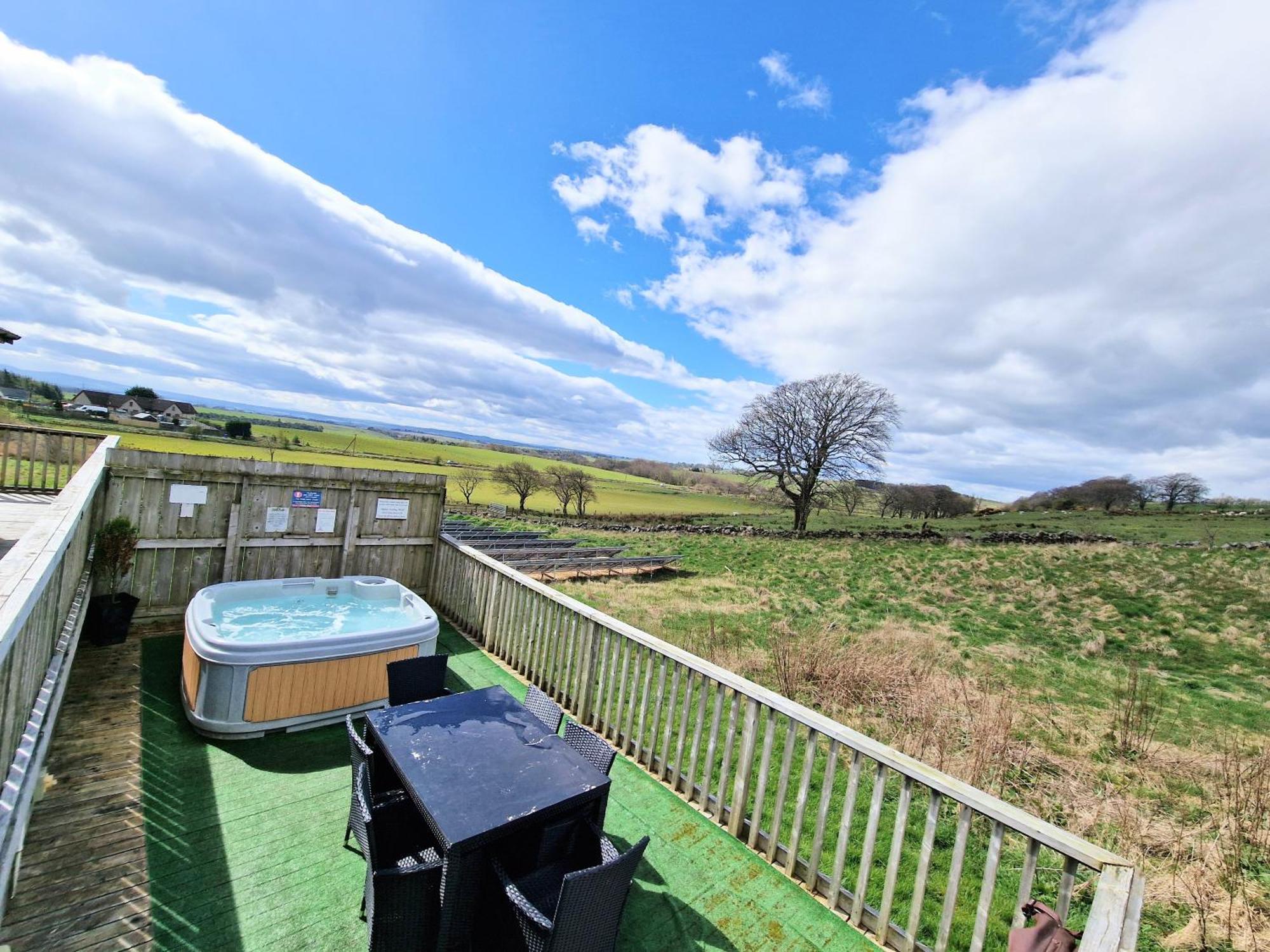 Villa Torridon 12 With Private Hot Tub - Fife - Loch Leven - Lomond Hills Kelty Esterno foto